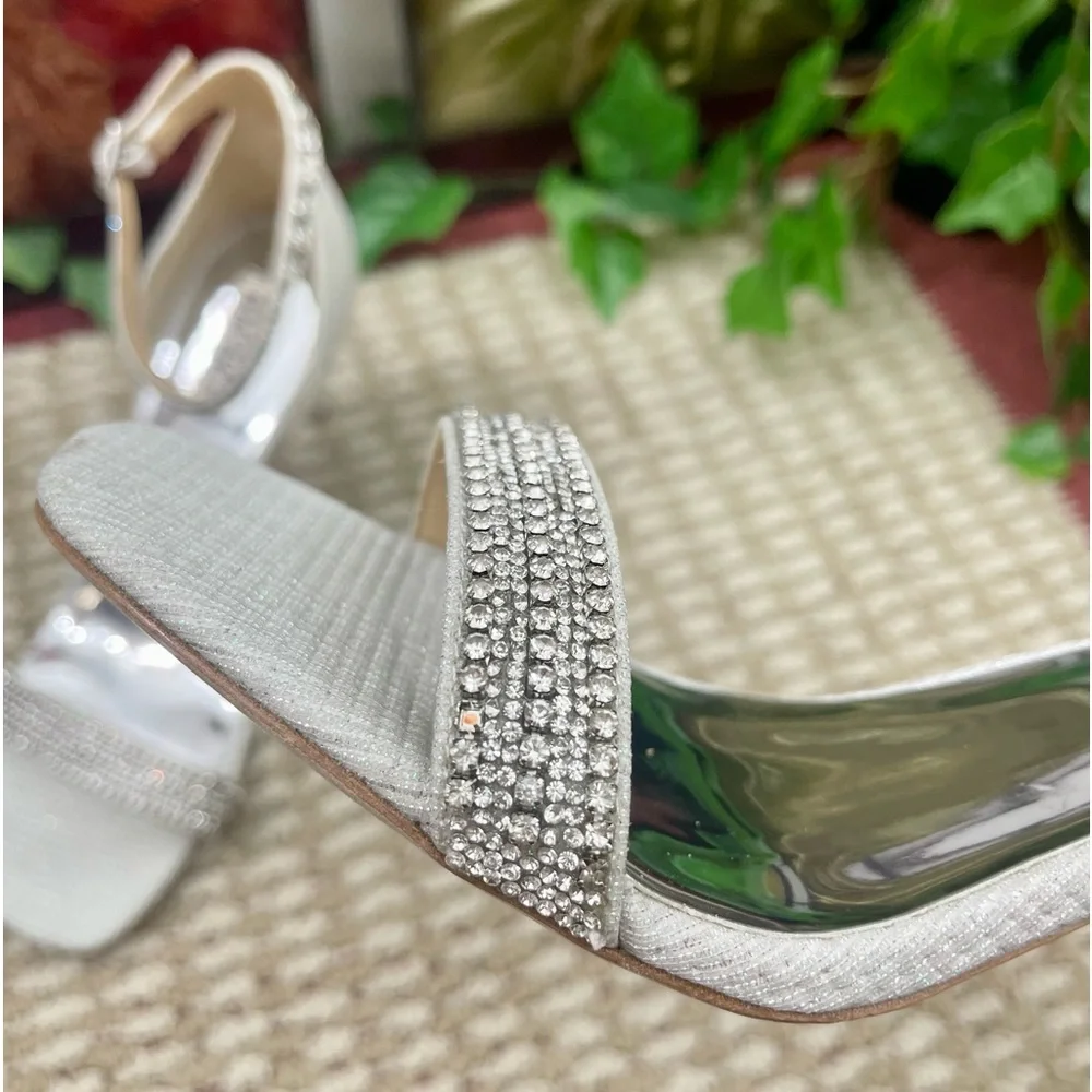 Badgley Mischka Collection‎ Urina Heeled Sandal in 10
